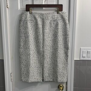 Ann Taylor Women's Tweed Pencil Skirt in Black and White